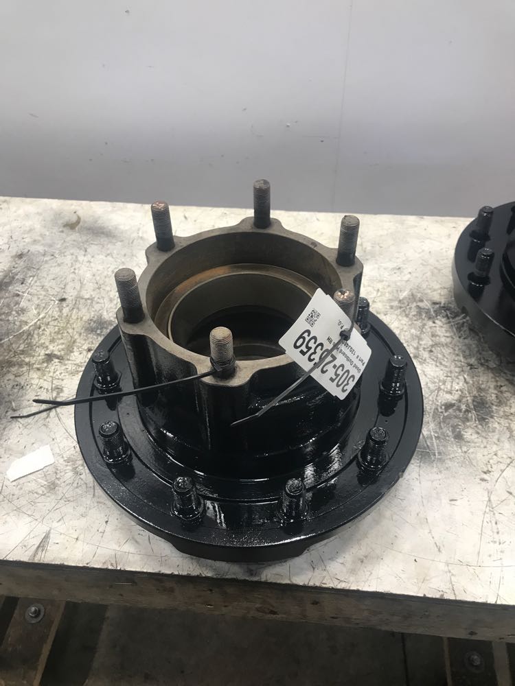 Mack Outboard Hub Hub Frontier Truck Parts