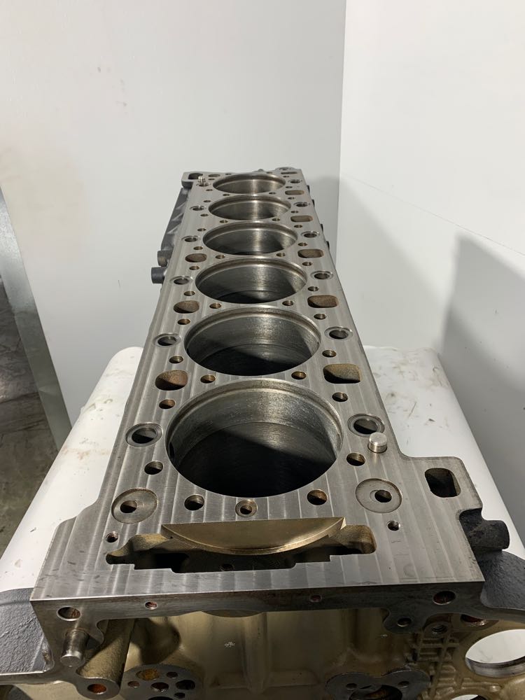 Detroit Diesel DD15 Engine Block - Frontier Truck Parts