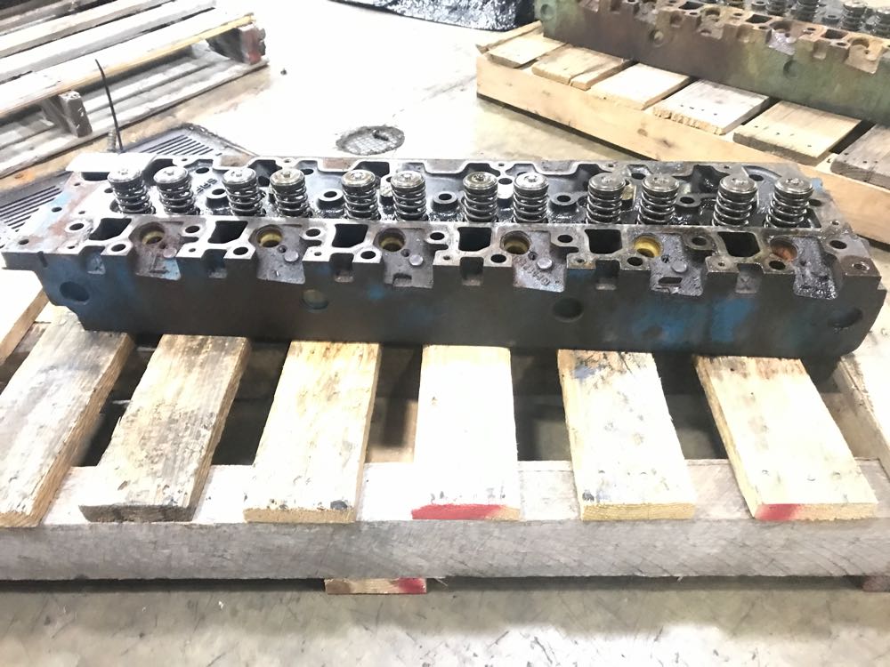 International DT466 Mechanical Engine Cylinder Head Frontier Truck Parts