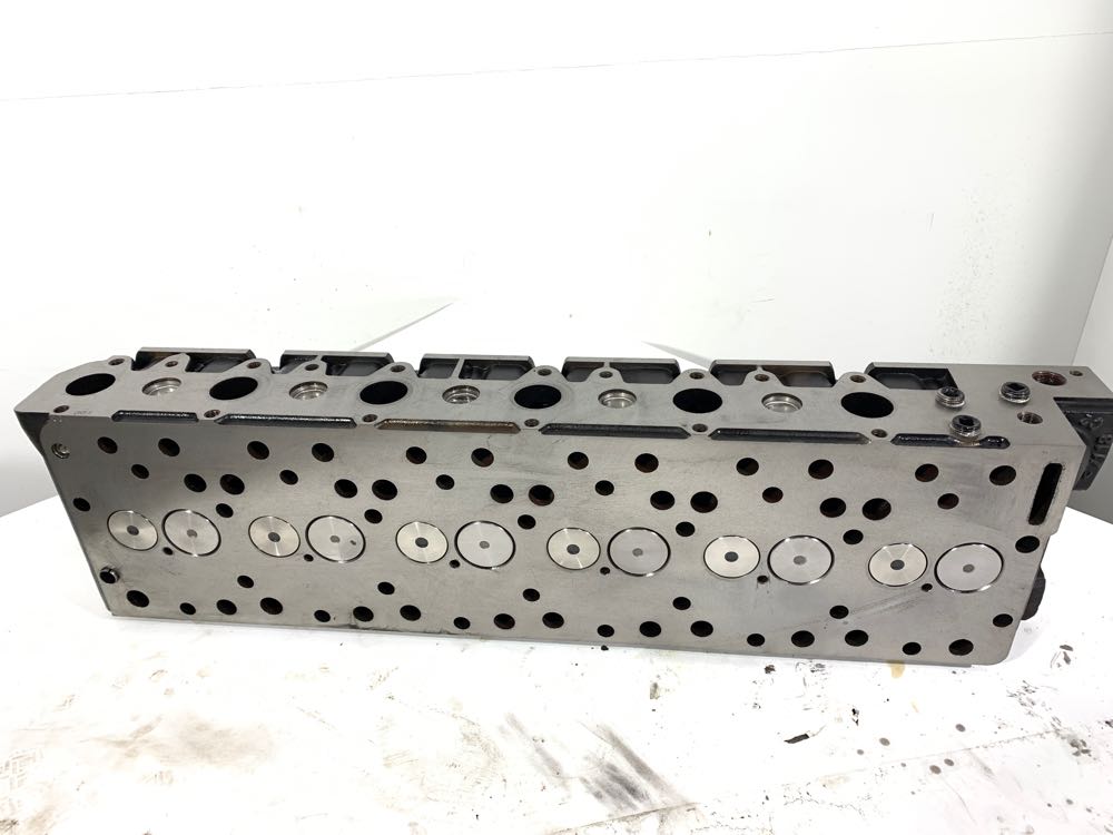 International DT466E Engine Cylinder Head Frontier Truck Parts
