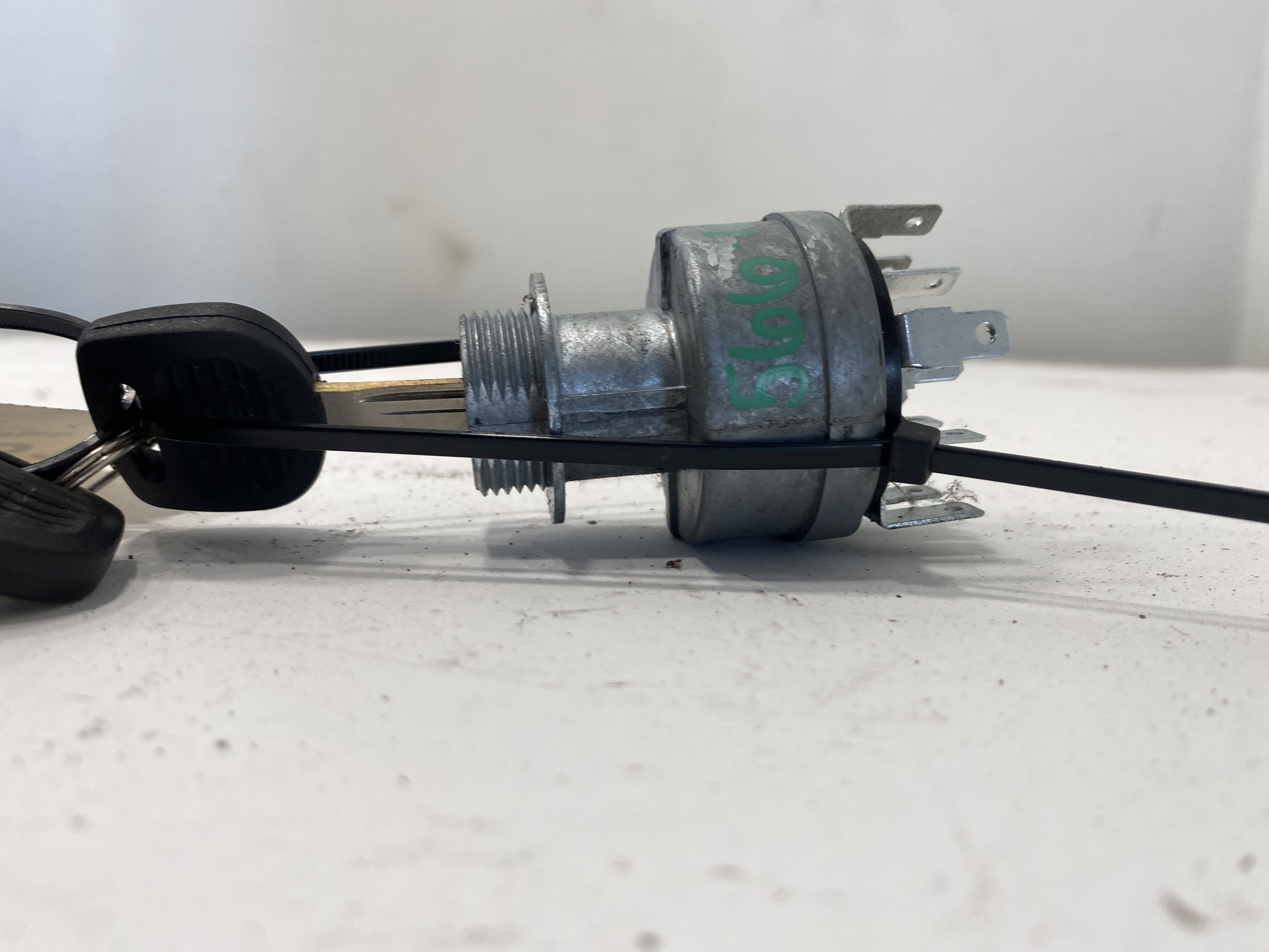 Freightliner Cascadia Ignition Part Frontier Truck Parts