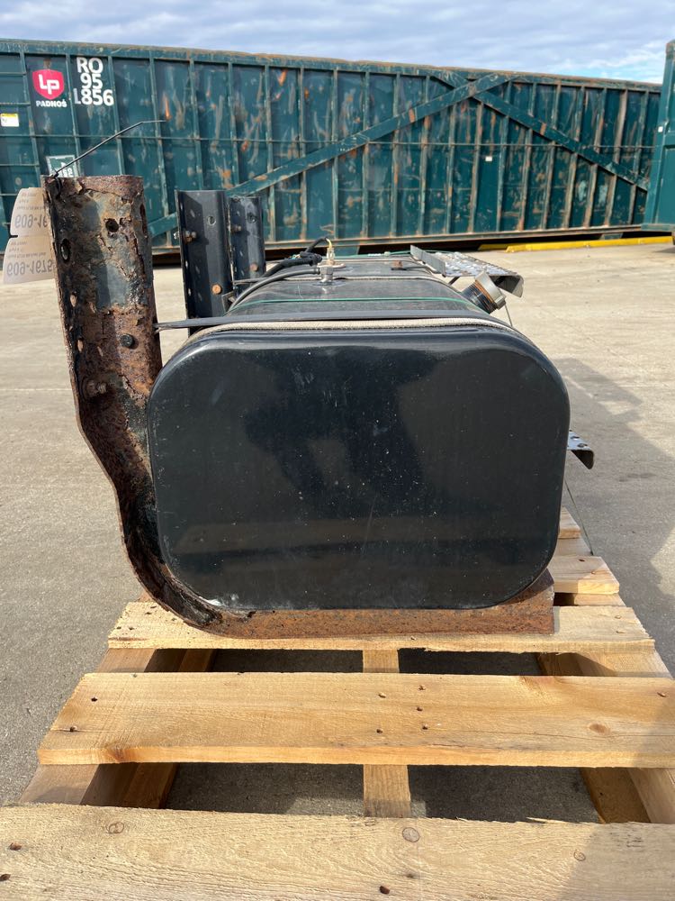 Freightliner FL70 Fuel Tank Frontier Truck Parts