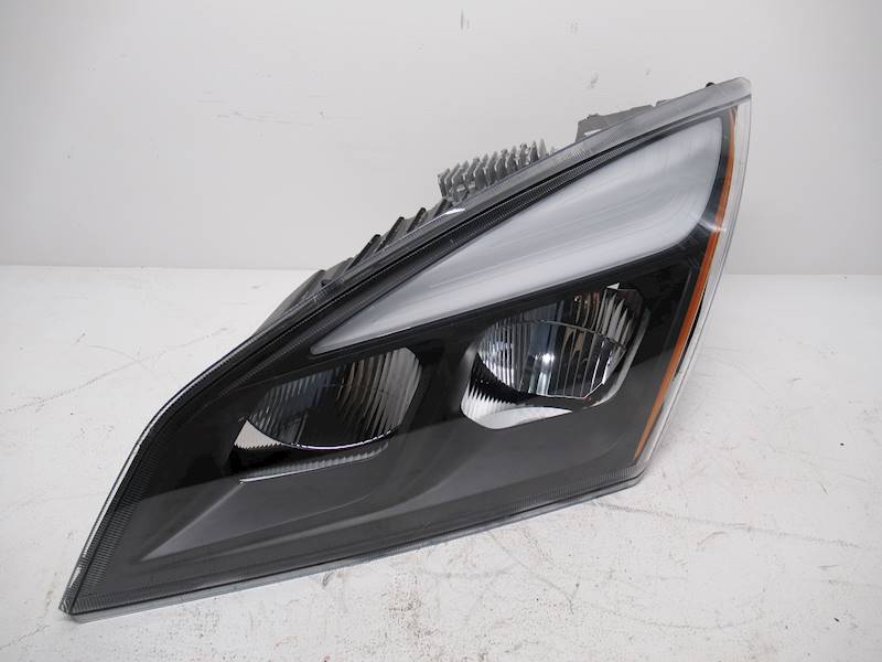 Freightliner Cascadia Headlight - Frontier Truck Parts