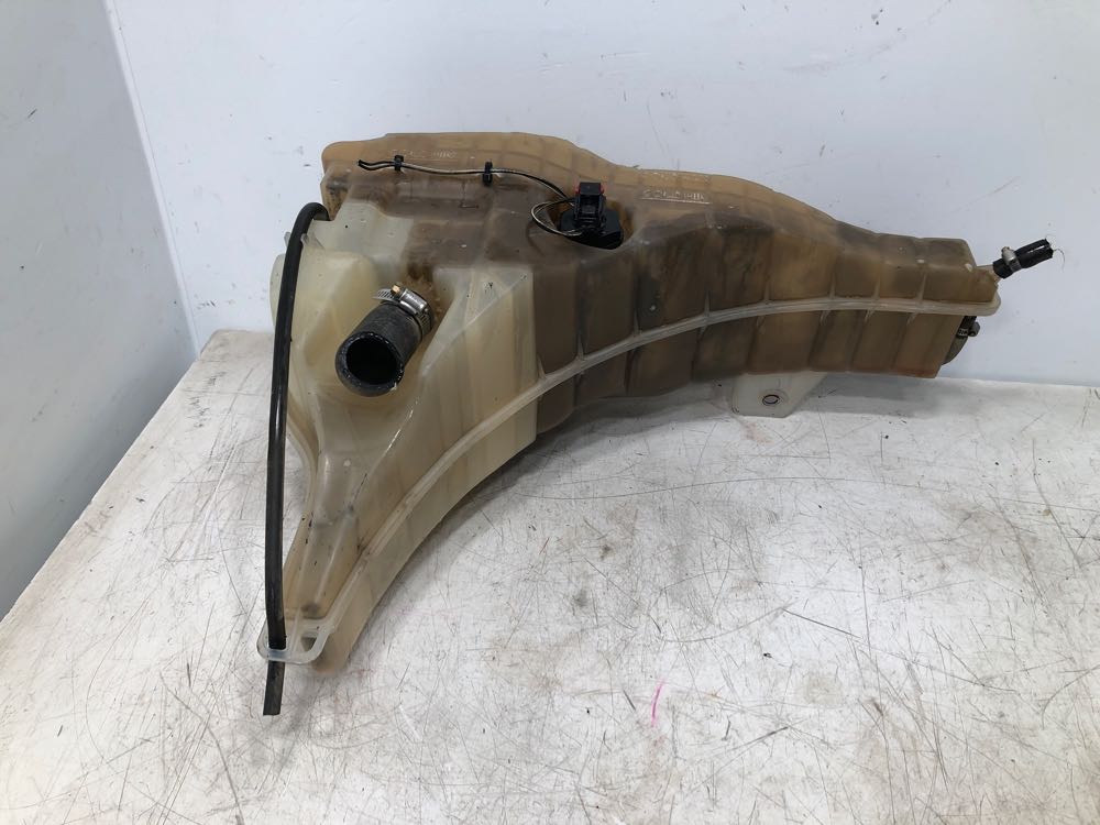 Freightliner Cascadia Coolant Reservoir Frontier Truck Parts