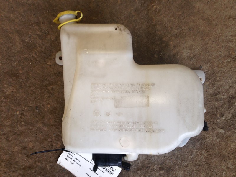 Mack Pinnacle Washer Solvent Reservoir Frontier Truck Parts