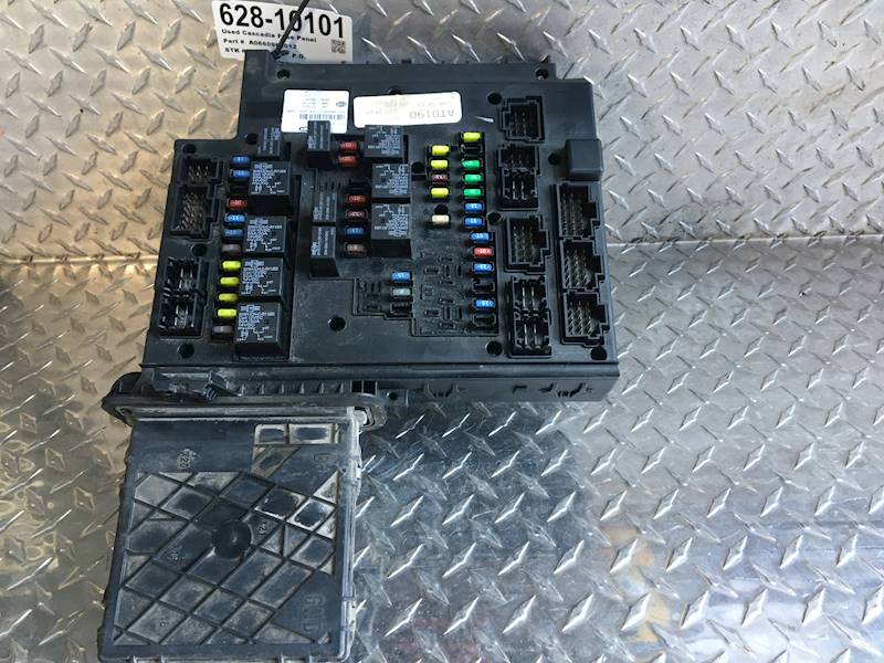 Freightliner Cascadia Fuse Panel - Frontier Truck Parts