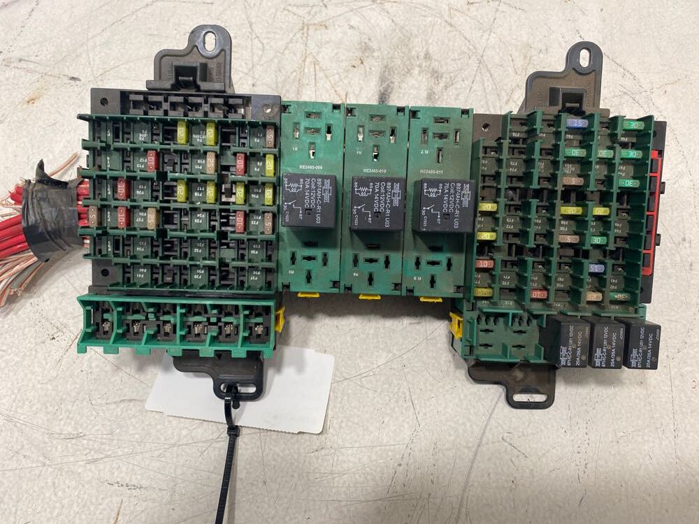 Volvo VNL Fuse Panel - Frontier Truck Parts