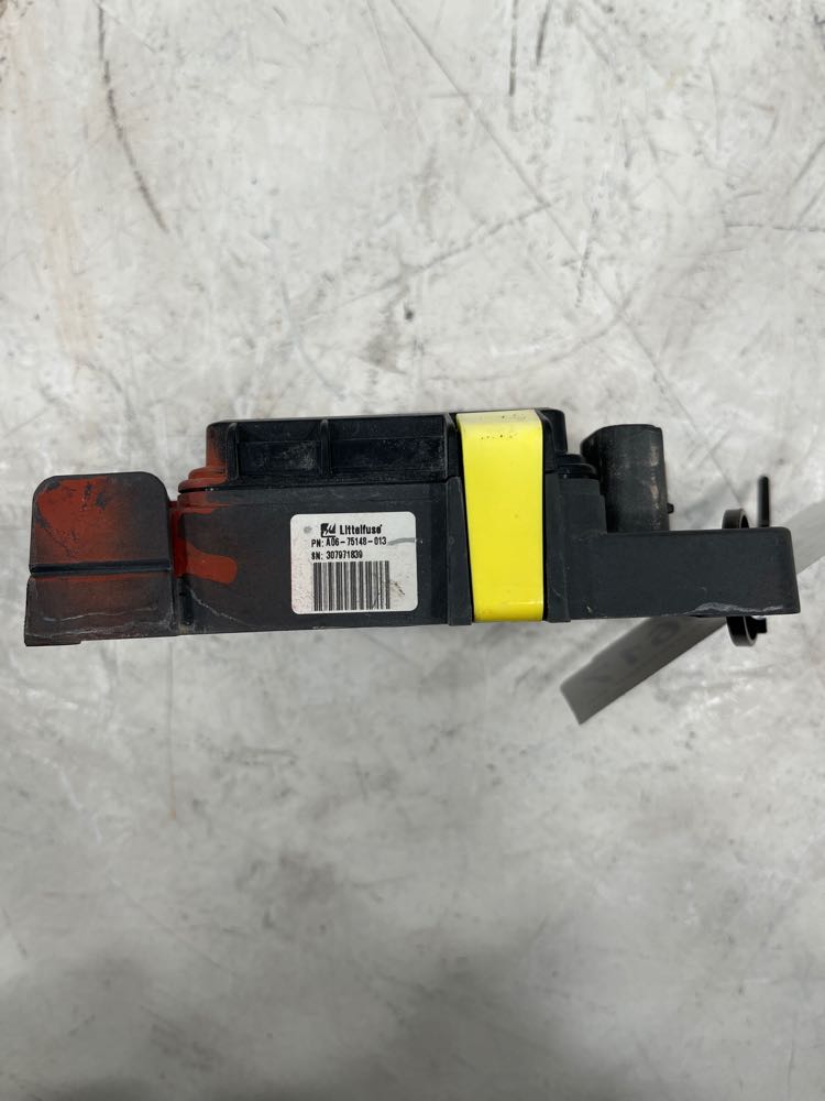 Freightliner 114SD Fuse Panel Frontier Truck Parts