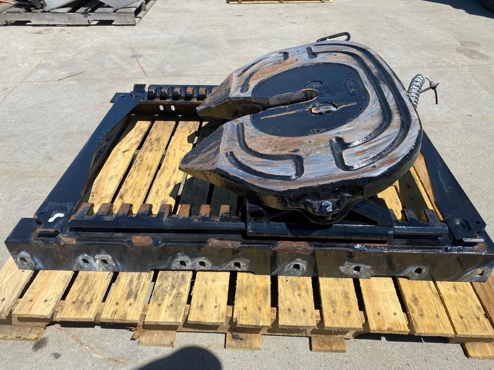 Holland FW17 Fifth Wheel Frontier Truck Parts