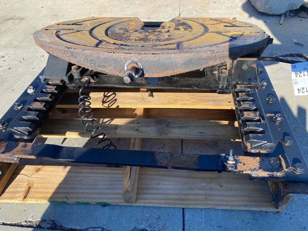 Holland FW35 Fifth Wheel Frontier Truck Parts