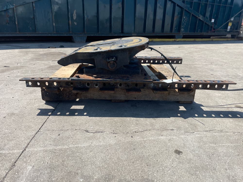 Holland/Simplex Fifth Wheel Frontier Truck Parts
