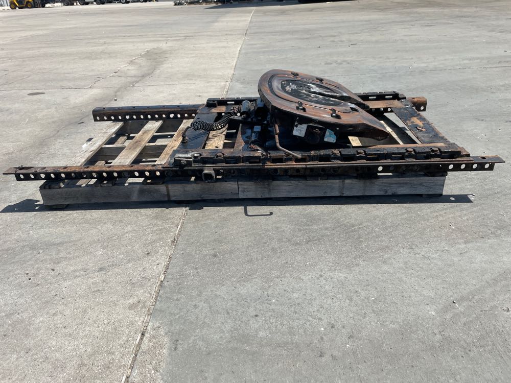 Holland/Simplex Fifth Wheel Frontier Truck Parts