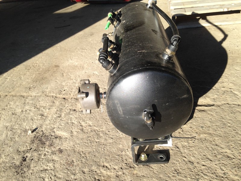 Universal Air Tank Frontier Truck Parts