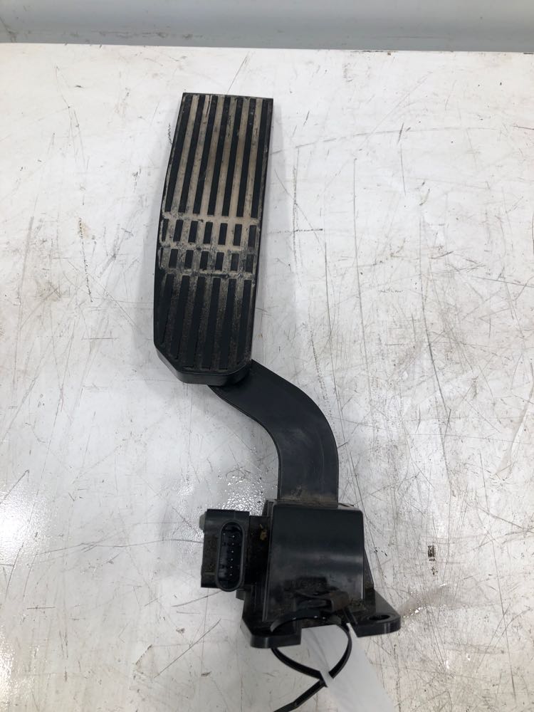 Freightliner Cascadia Throttle Pedal Frontier Truck Parts