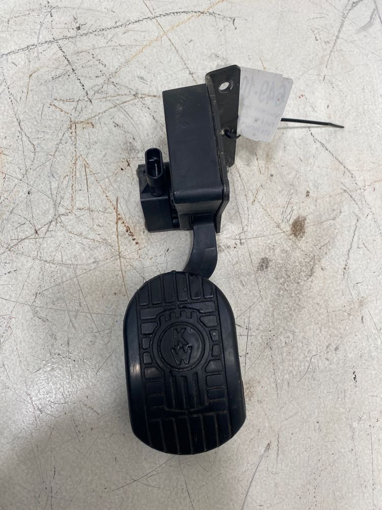 Kenworth W900 Throttle Pedal Frontier Truck Parts