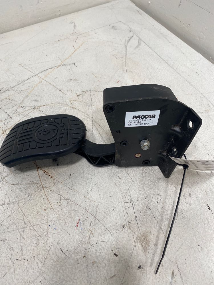 Kenworth W900 Throttle Pedal Frontier Truck Parts