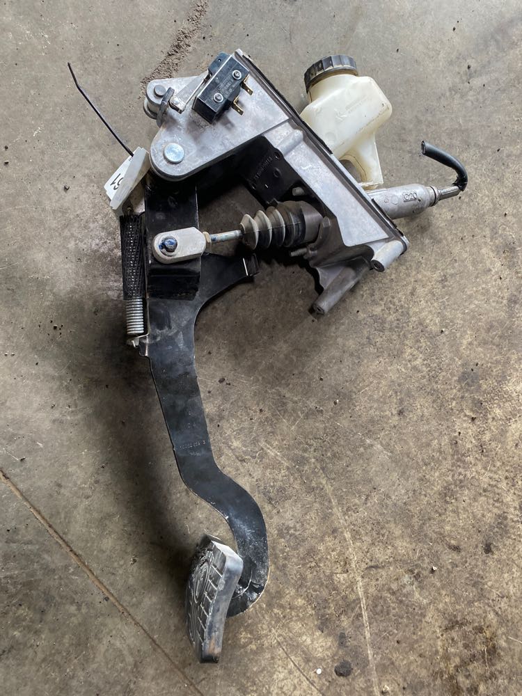 Kenworth Clutch Pedal Pad at Peter Gruber blog
