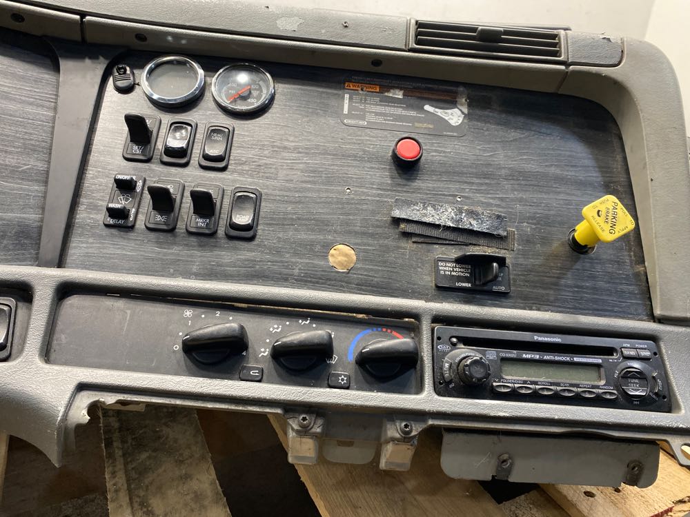 Freightliner columbia deals interior parts