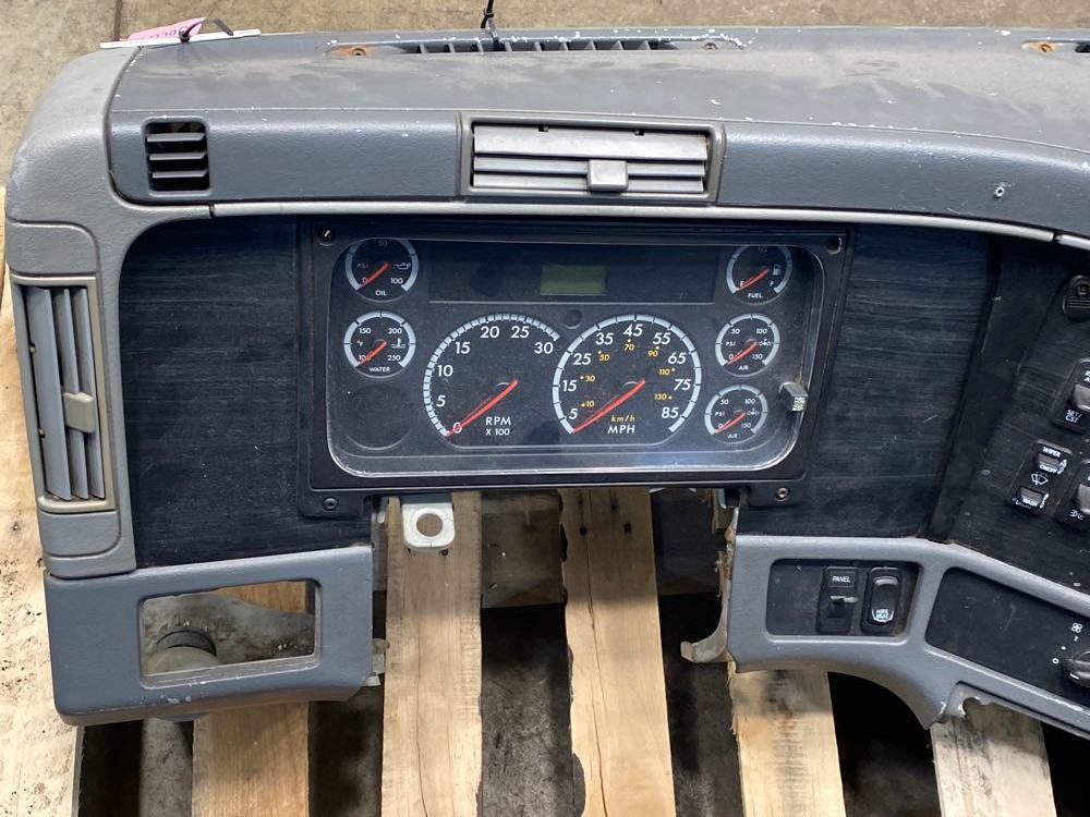 2007 freightliner columbia dash shop parts