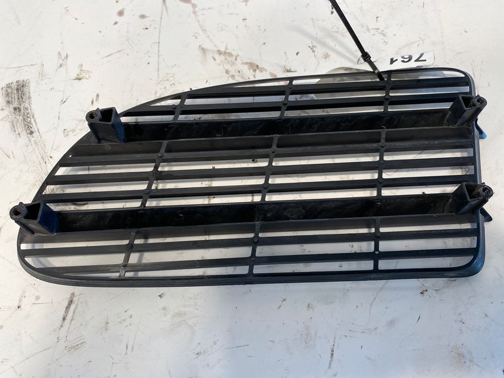 Freightliner Cascadia Hood Side Vent - Frontier Truck Parts